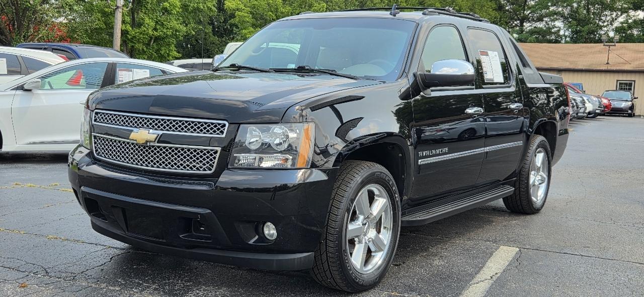 Chevrolet Avalanche 2WD Crew Cab LTZ 2011