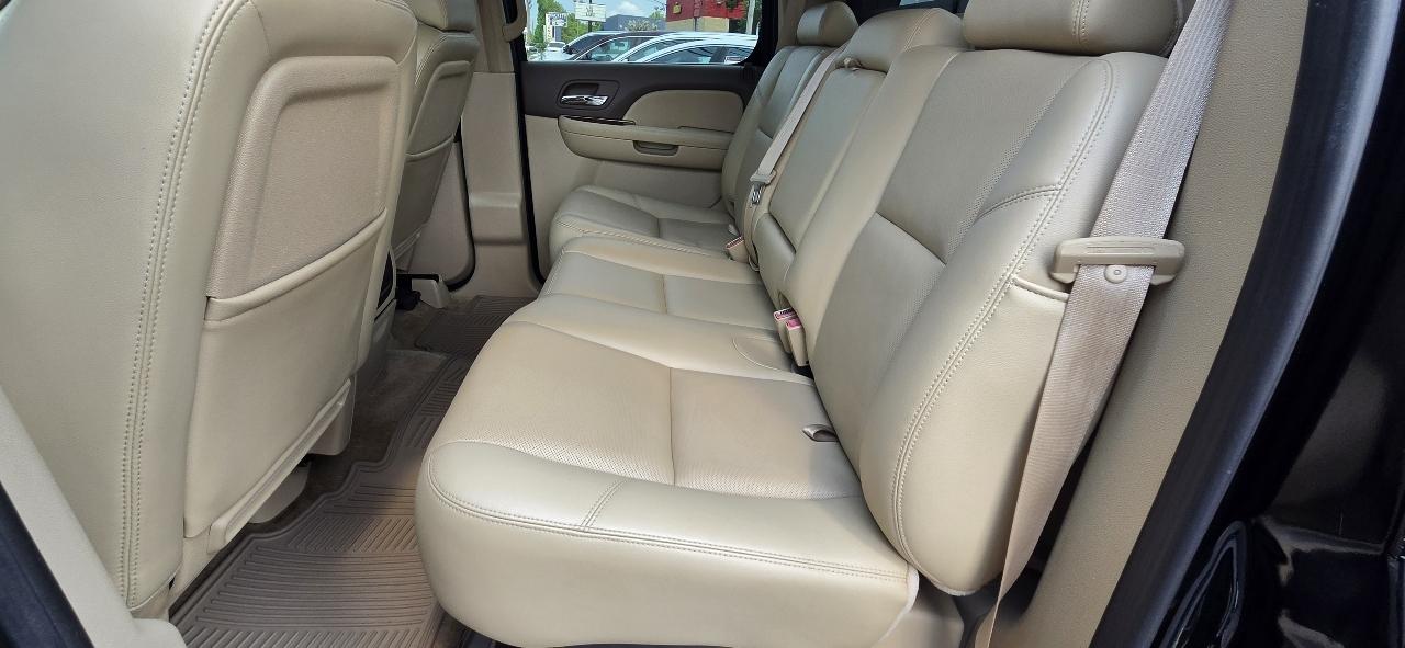 Chevrolet Avalanche 2WD Crew Cab LTZ 2011