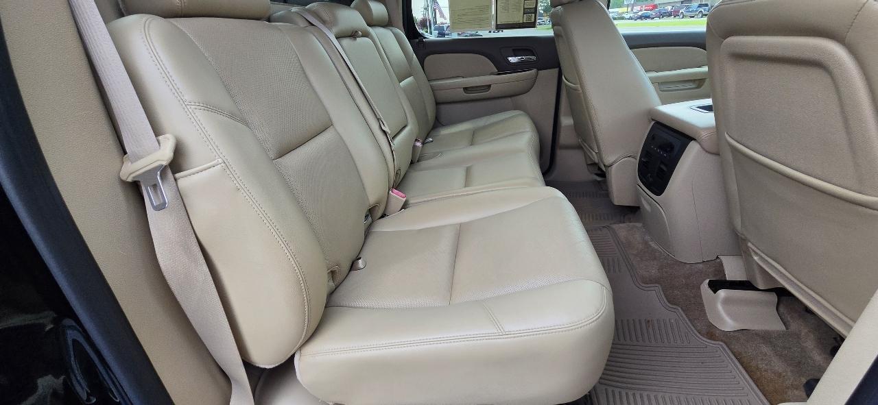 Chevrolet Avalanche 2WD Crew Cab LTZ 2011