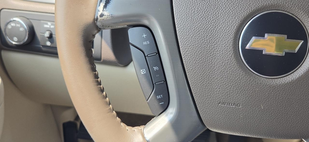 Chevrolet Avalanche 2WD Crew Cab LTZ 2011
