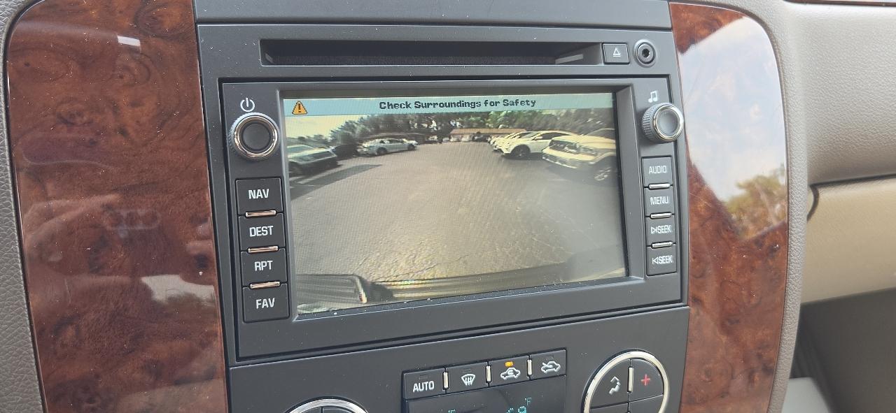 Chevrolet Avalanche 2WD Crew Cab LTZ 2011