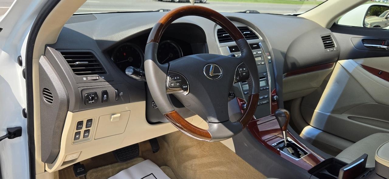 Lexus ES 350 4dr Sdn 2012