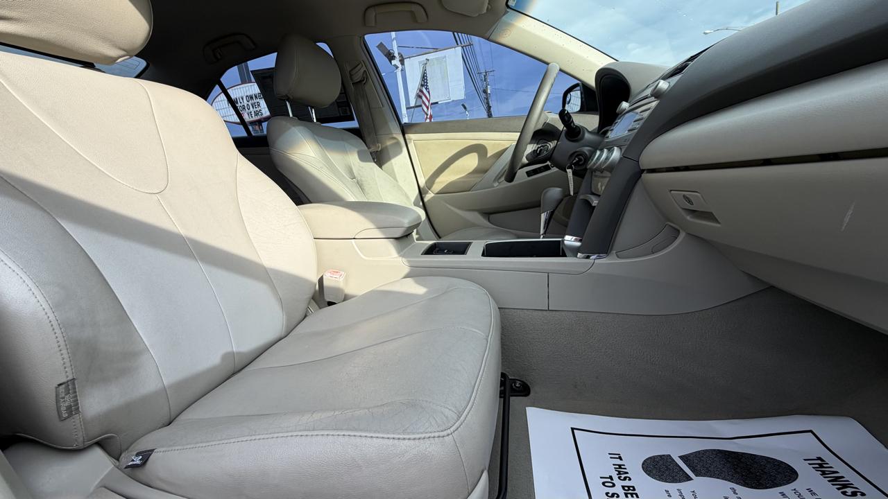 Toyota Camry 4dr Sdn I4 Auto LE (Natl) 2007