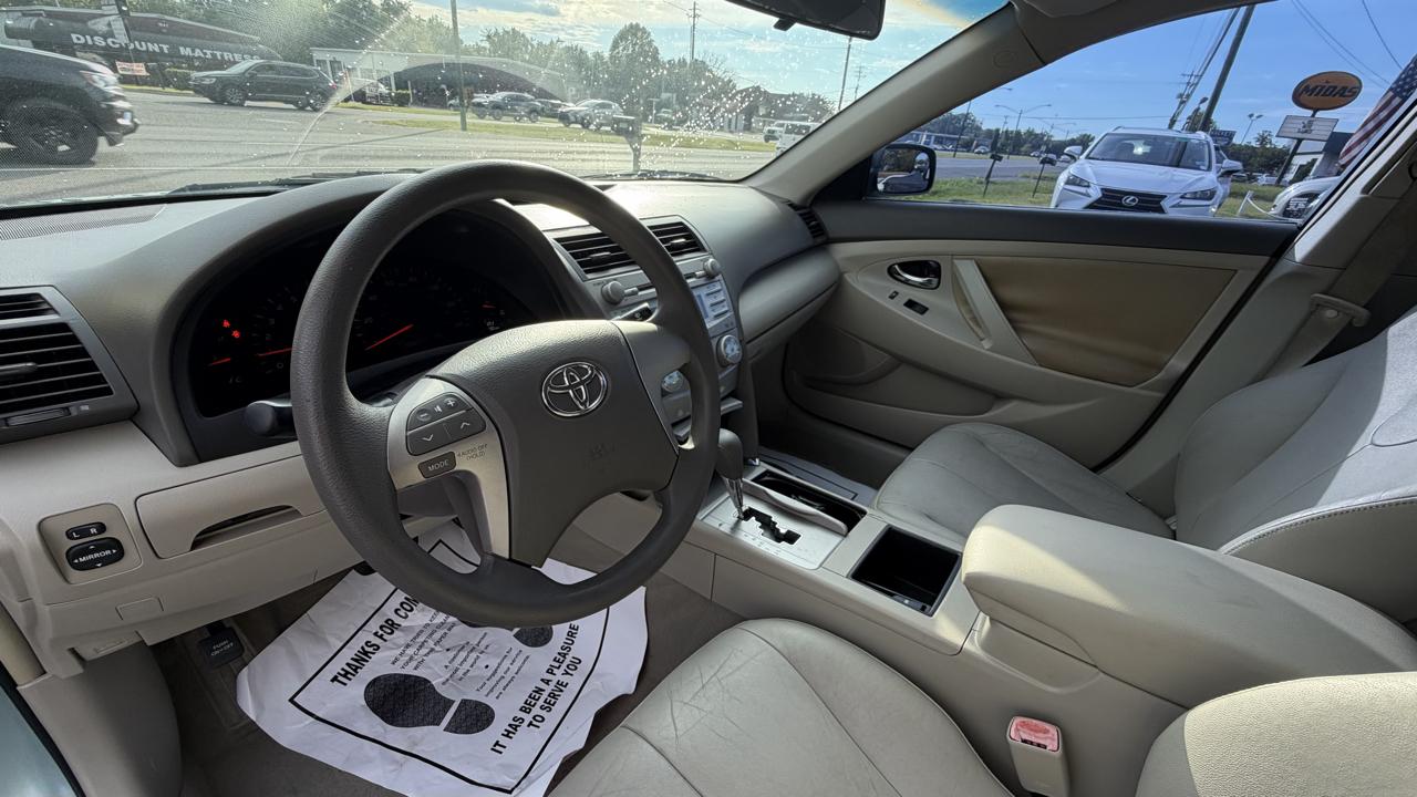 Toyota Camry 4dr Sdn I4 Auto LE (Natl) 2007
