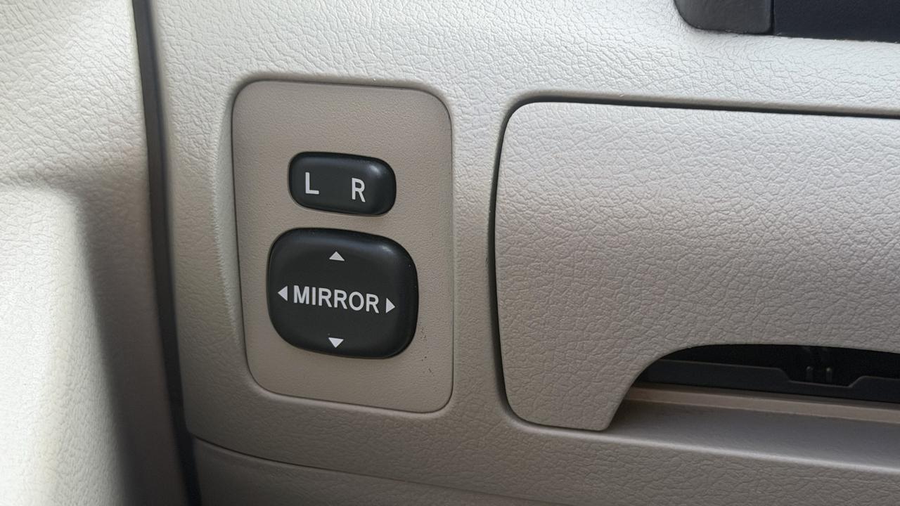Toyota Camry 4dr Sdn I4 Auto LE (Natl) 2007
