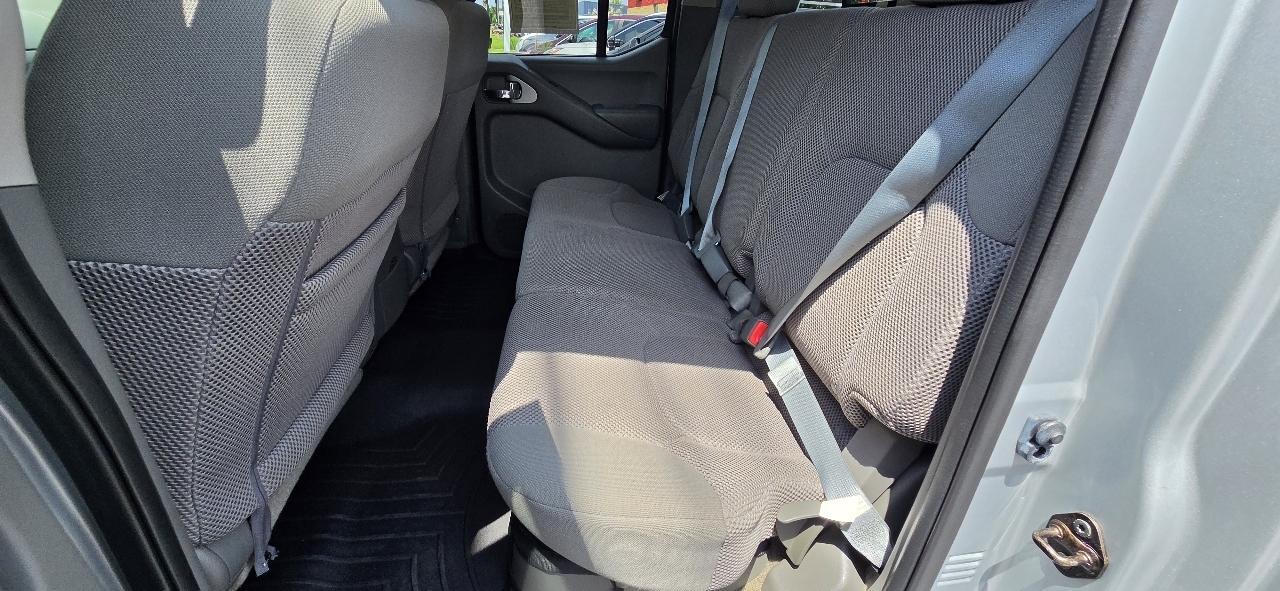 Nissan Frontier 2WD Crew Cab SWB Auto SV 2016