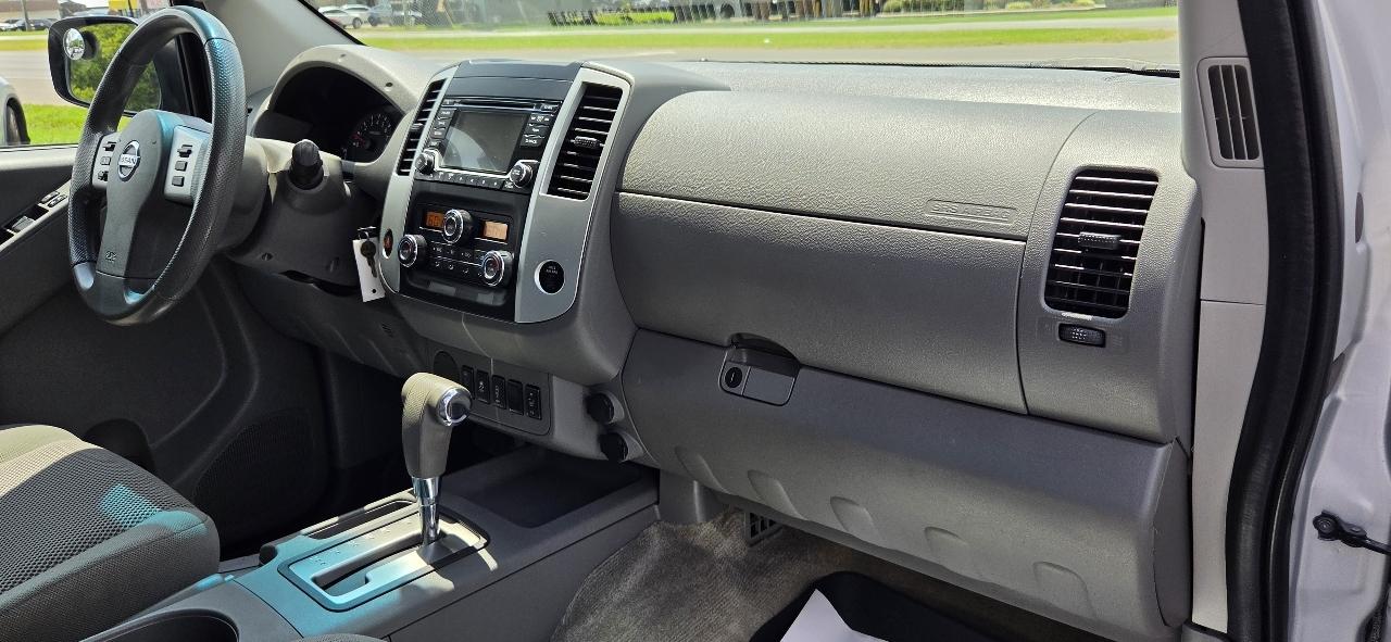 Nissan Frontier 2WD Crew Cab SWB Auto SV 2016