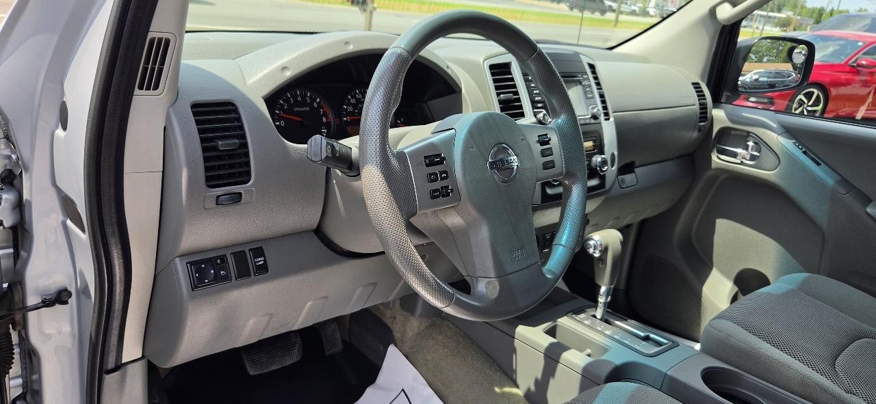 Nissan Frontier 2WD Crew Cab SWB Auto SV 2016