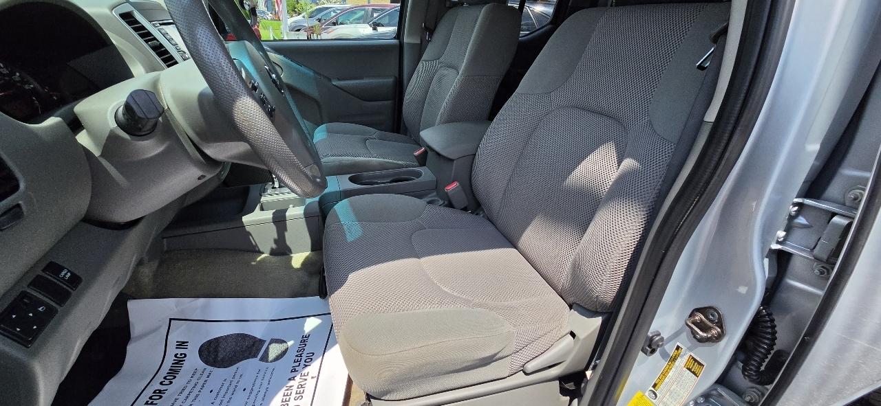 Nissan Frontier 2WD Crew Cab SWB Auto SV 2016