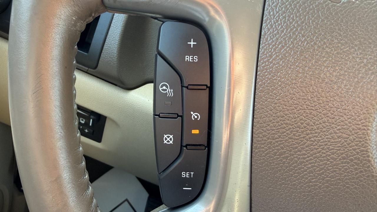Chevrolet Tahoe 2WD 4dr 1500 LTZ 2013