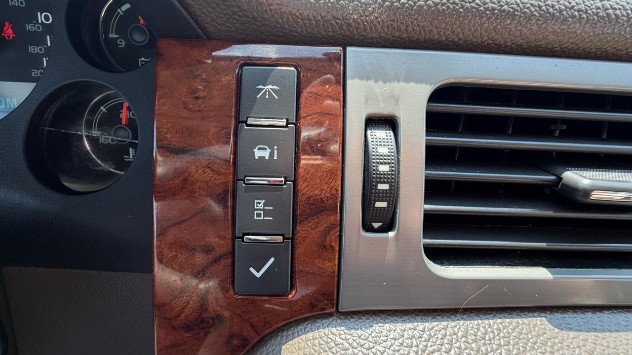 Chevrolet Tahoe 2WD 4dr 1500 LTZ 2013