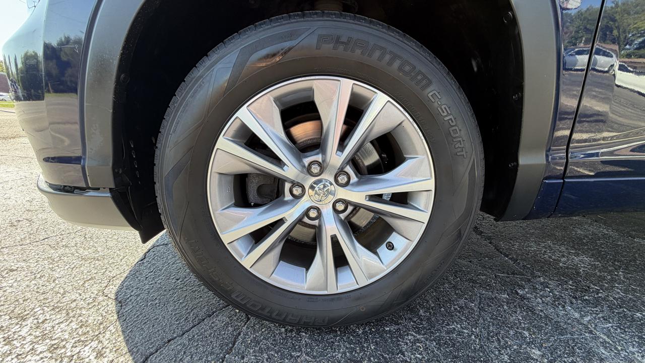 Toyota Highlander FWD 4dr V6 XLE (Natl) 2015