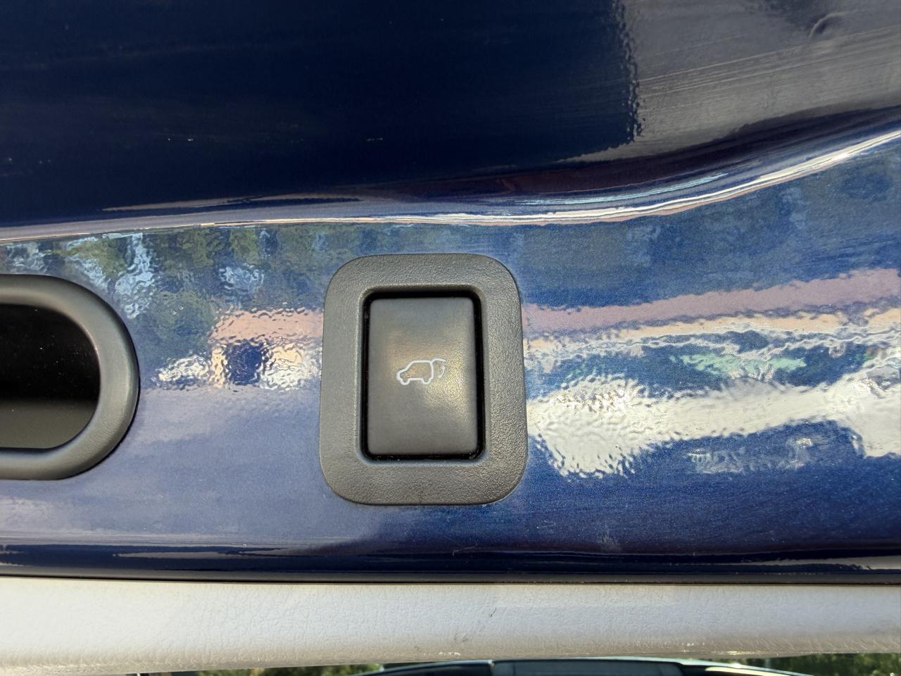 Toyota Highlander FWD 4dr V6 XLE (Natl) 2015