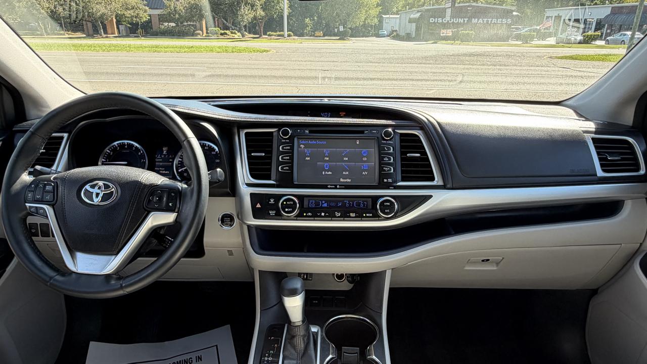 Toyota Highlander FWD 4dr V6 XLE (Natl) 2015