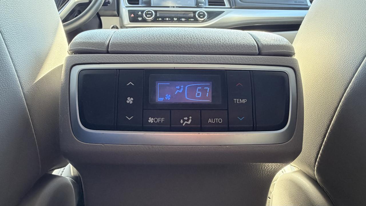 Toyota Highlander FWD 4dr V6 XLE (Natl) 2015