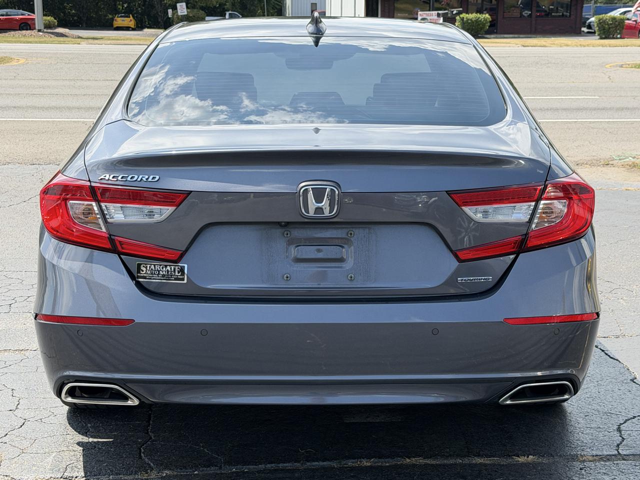 Honda Accord Touring Sedan AT 2018