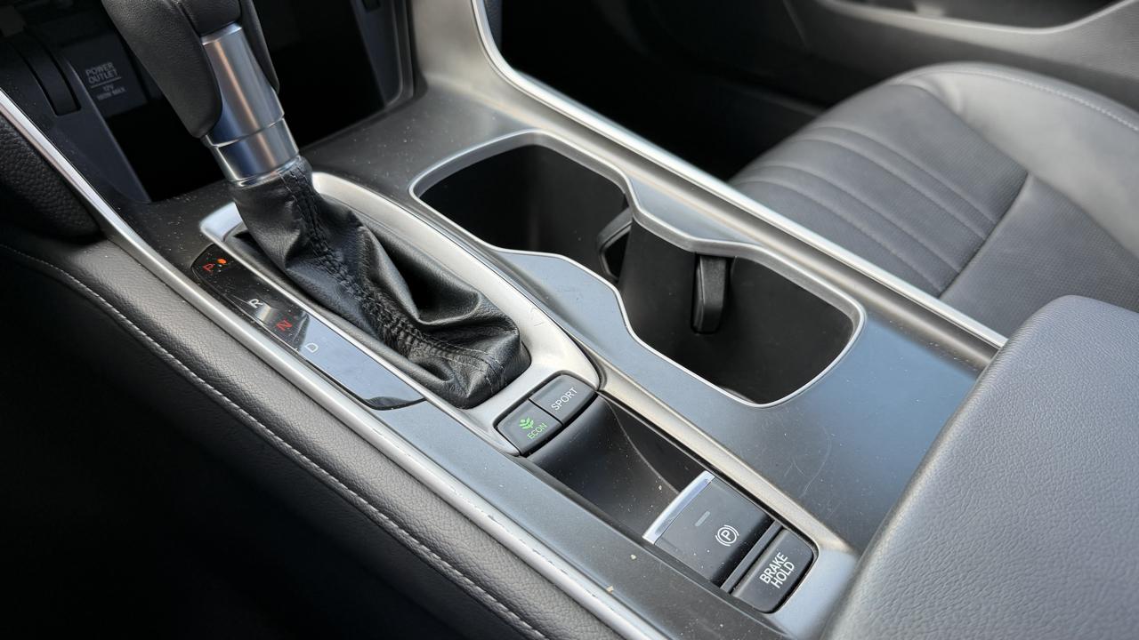 Honda Accord Touring Sedan AT 2018