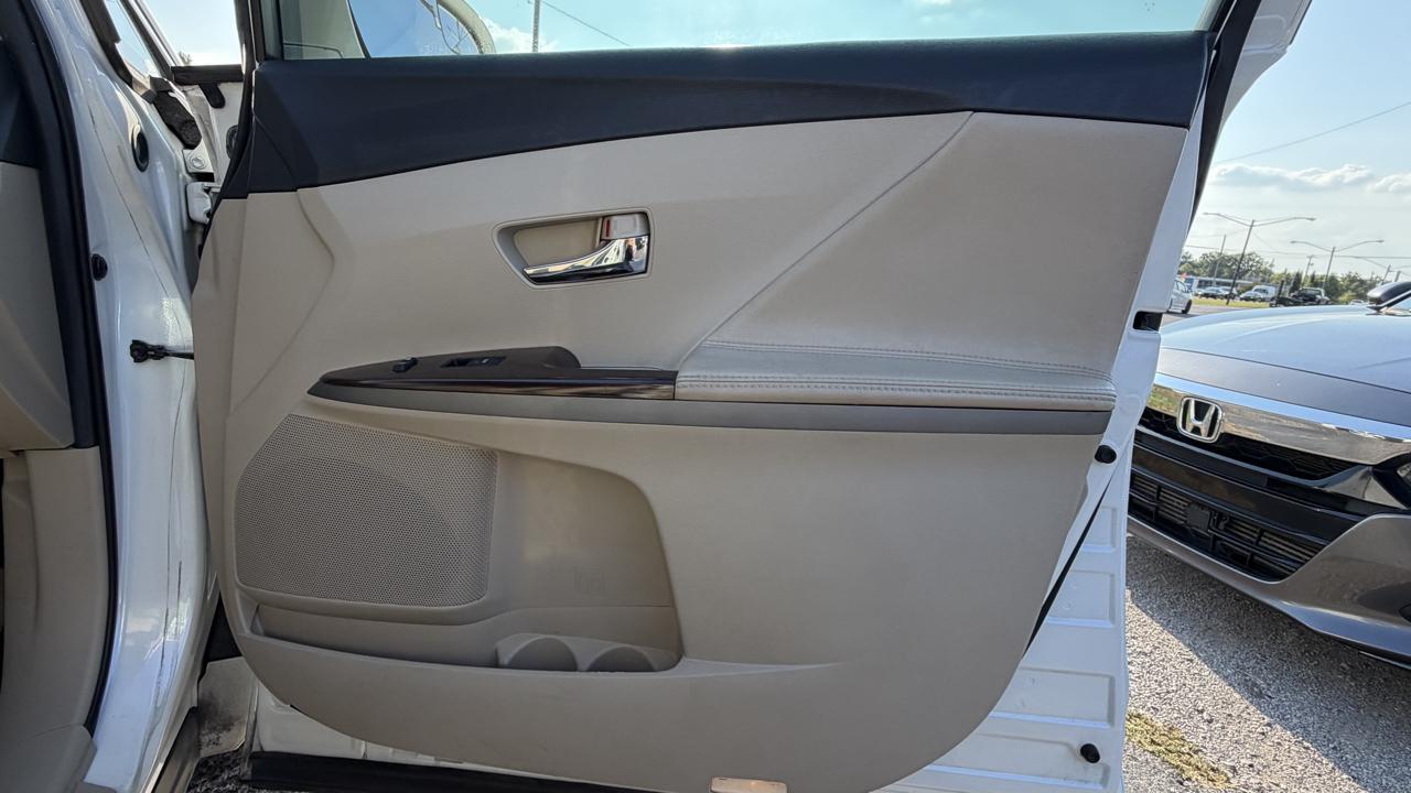 Toyota Venza 4dr Wgn V6 FWD XLE (Natl) 2013