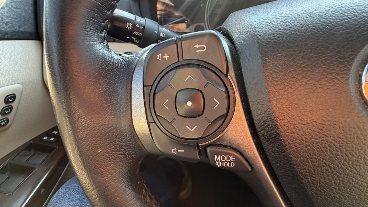 Toyota Venza 4dr Wgn V6 FWD XLE (Natl) 2013