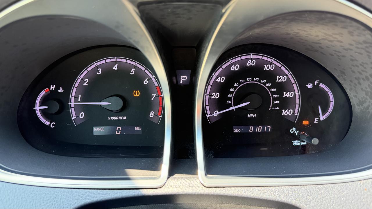 Toyota Avalon 4dr Sdn (Natl) 2011