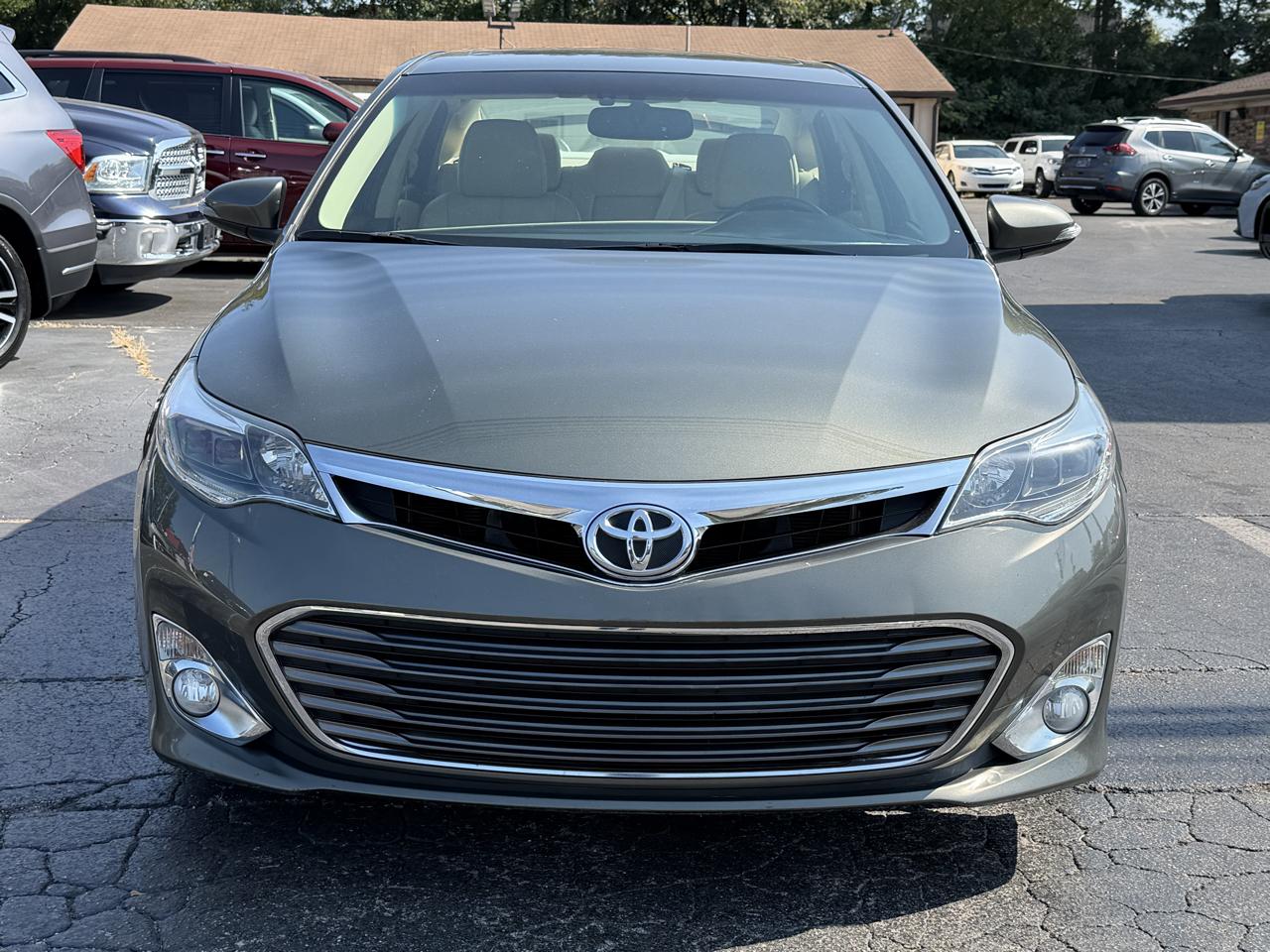 Toyota Avalon 4dr Sdn Limited (Natl) 2013
