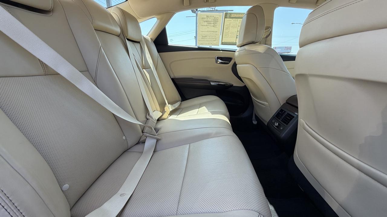 Toyota Avalon 4dr Sdn Limited (Natl) 2013