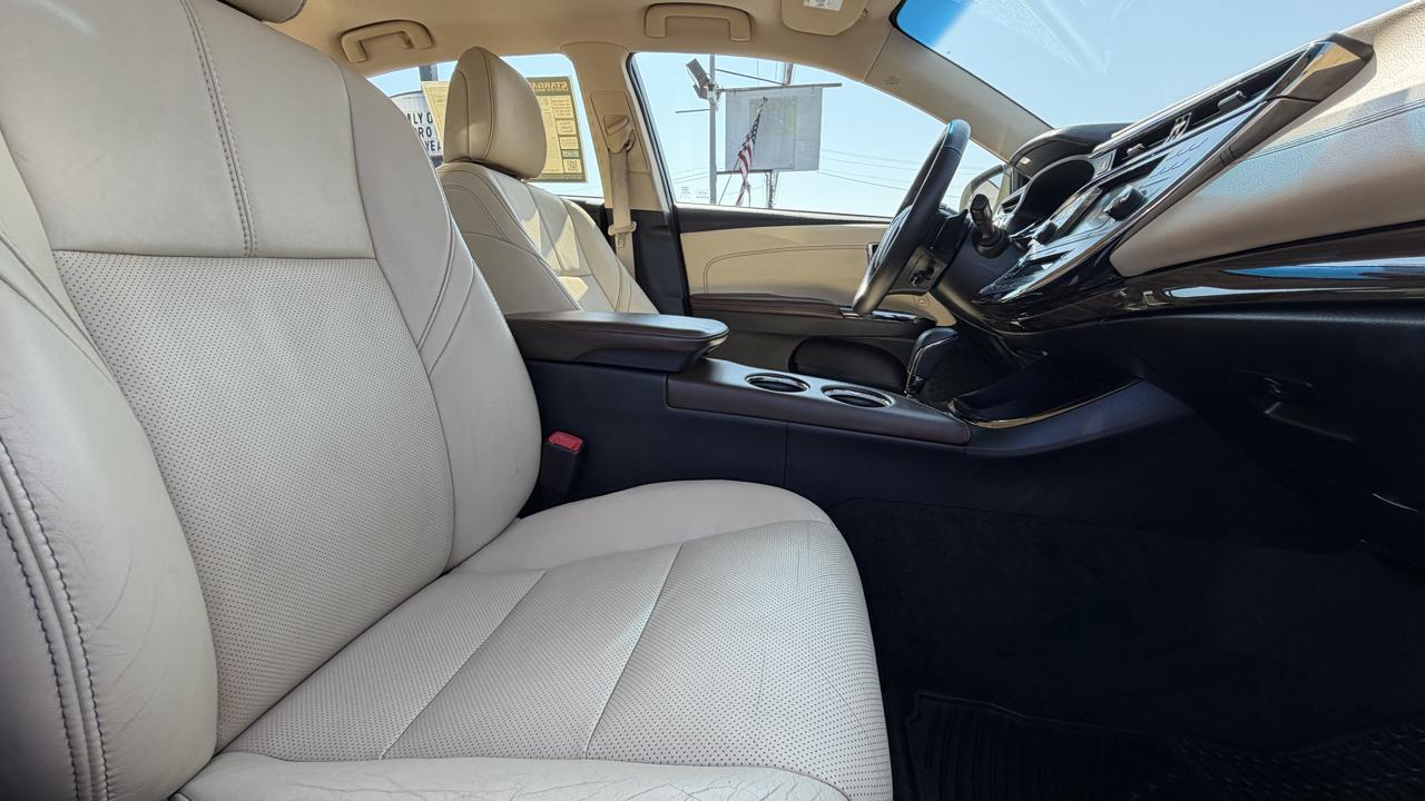 Toyota Avalon 4dr Sdn Limited (Natl) 2013