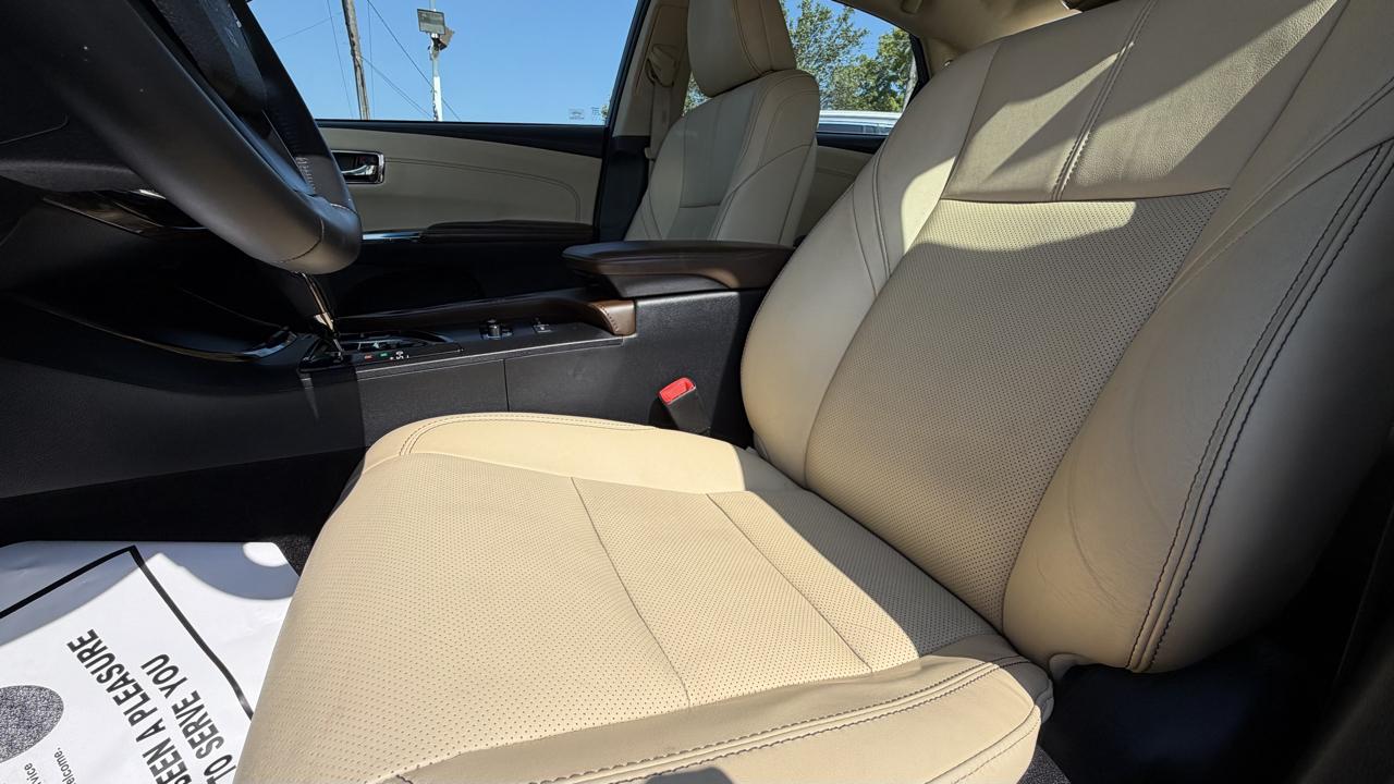 Toyota Avalon 4dr Sdn Limited (Natl) 2013