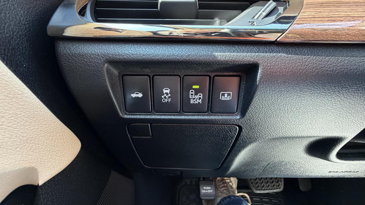 Toyota Avalon 4dr Sdn Limited (Natl) 2013