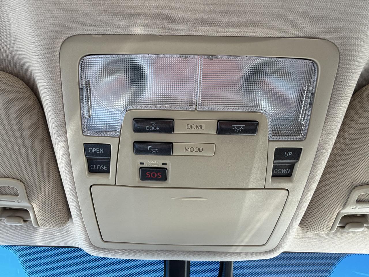 Toyota Avalon 4dr Sdn Limited (Natl) 2013