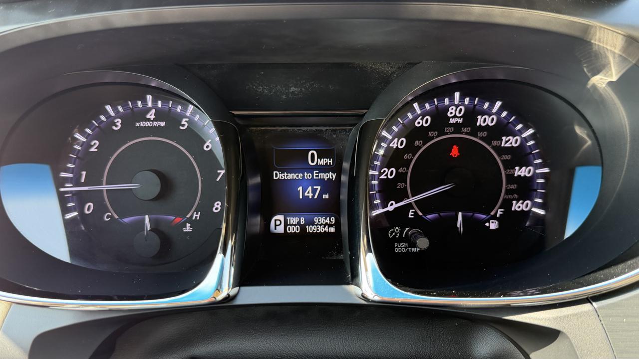 Toyota Avalon 4dr Sdn Limited (Natl) 2013