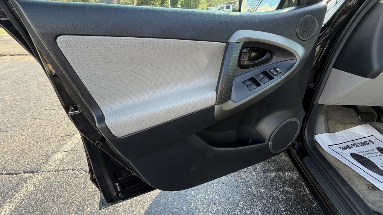 Toyota RAV4 4WD 4dr I4 Limited (Natl) 2012