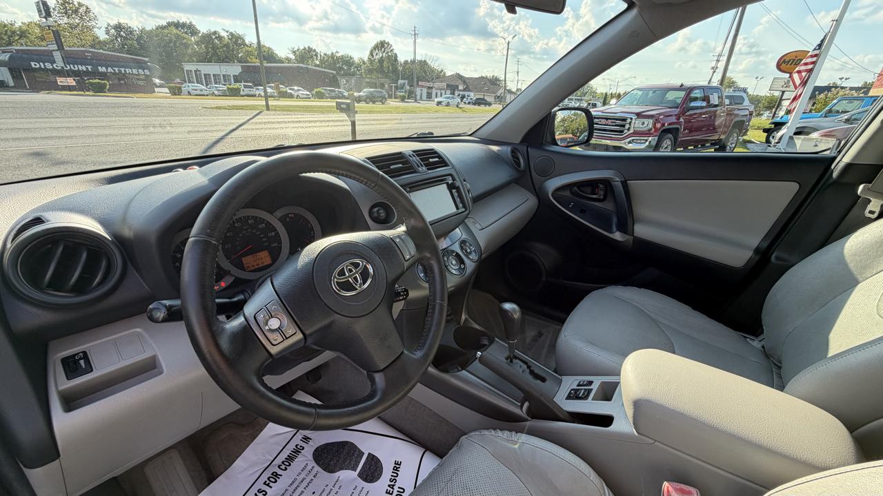 Toyota RAV4 4WD 4dr I4 Limited (Natl) 2012