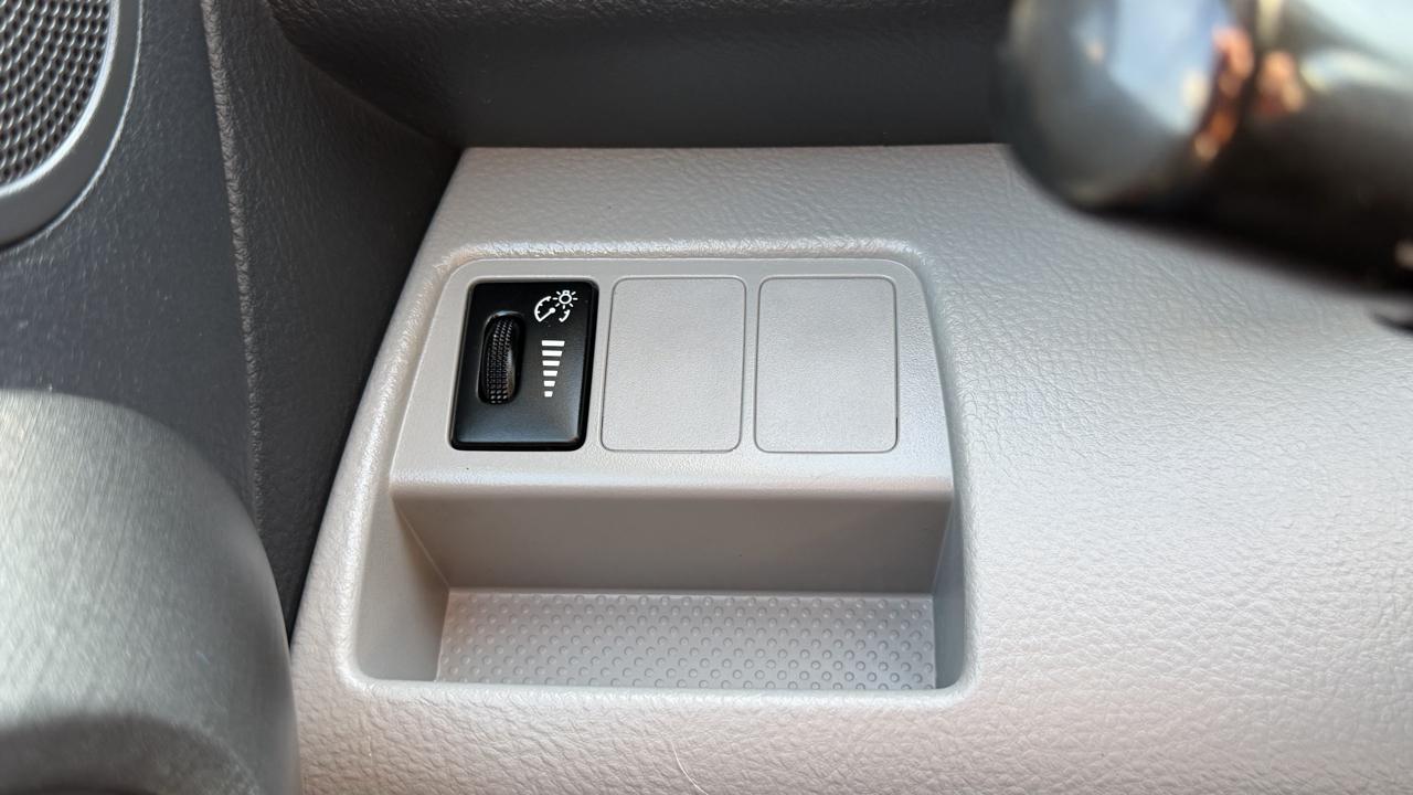 Toyota RAV4 4WD 4dr I4 Limited (Natl) 2012