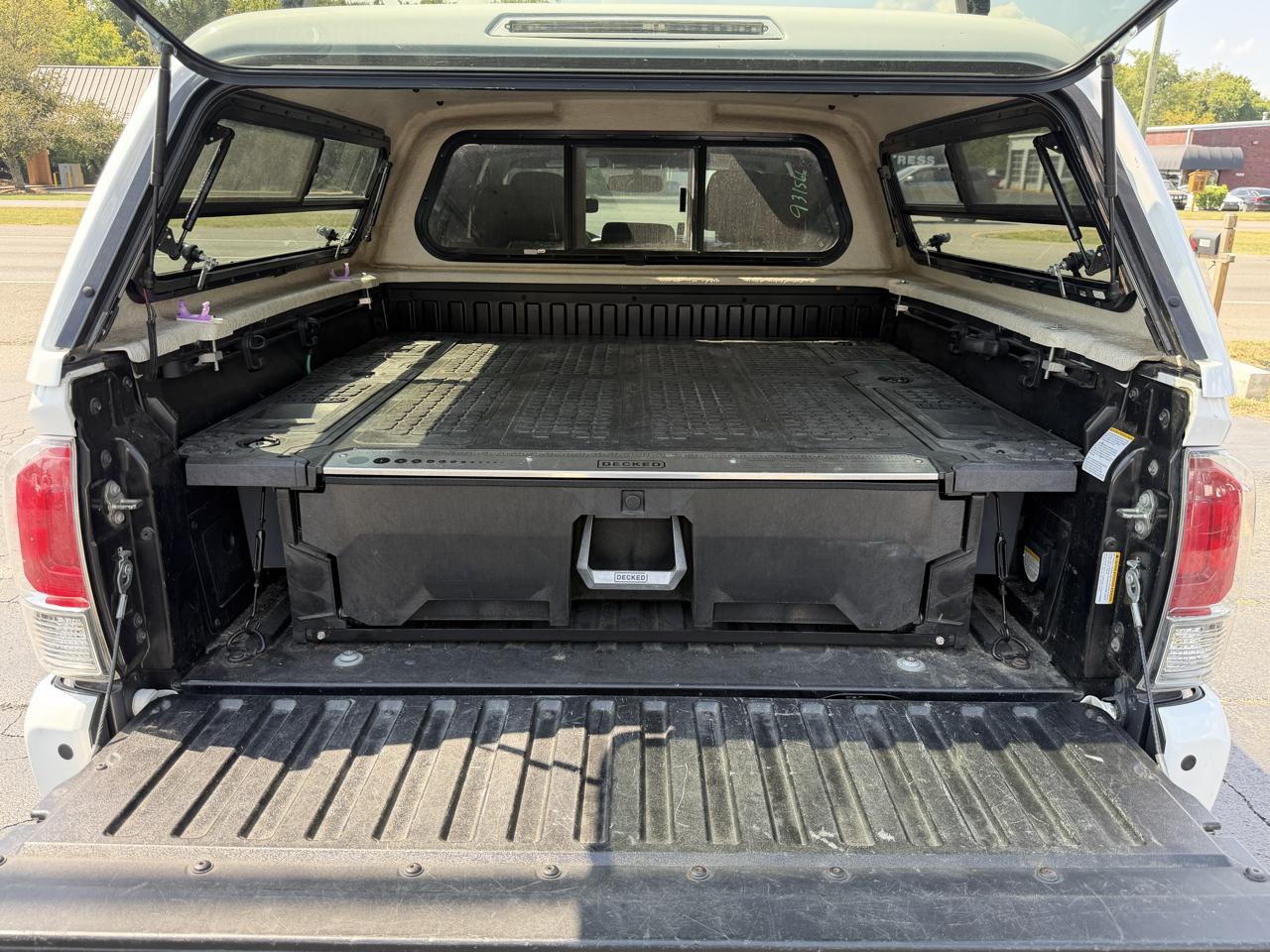 Toyota Tacoma 4WD Double Cab V6 AT Limited (Natl) 2016
