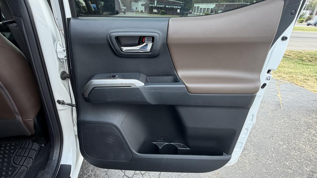 Toyota Tacoma 4WD Double Cab V6 AT Limited (Natl) 2016