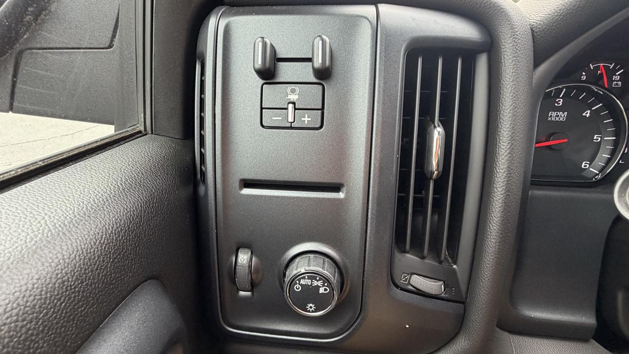 Chevrolet Silverado 1500 2WD Reg Cab 119.0" LS 2017