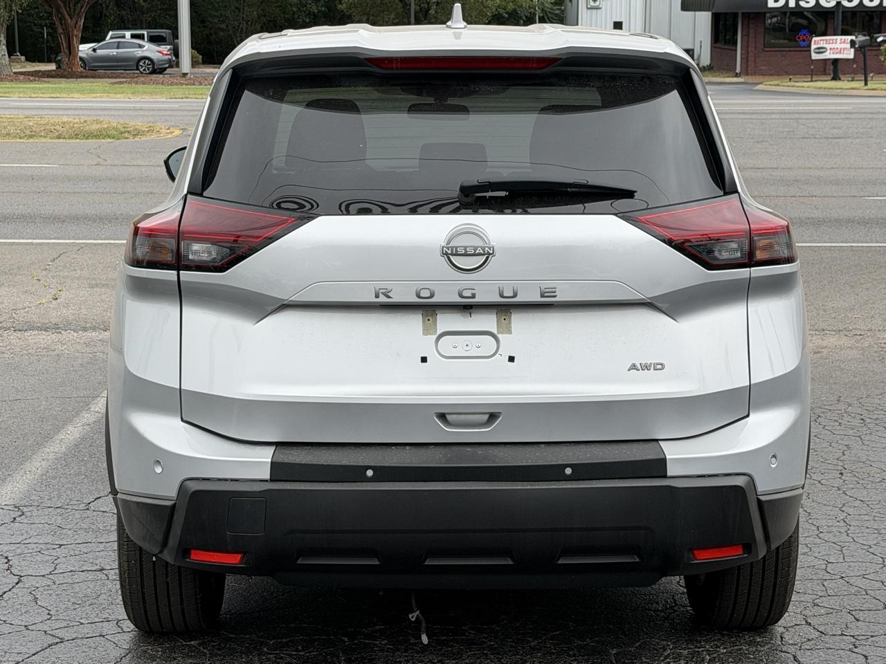 Nissan Rogue AWD SV 2025