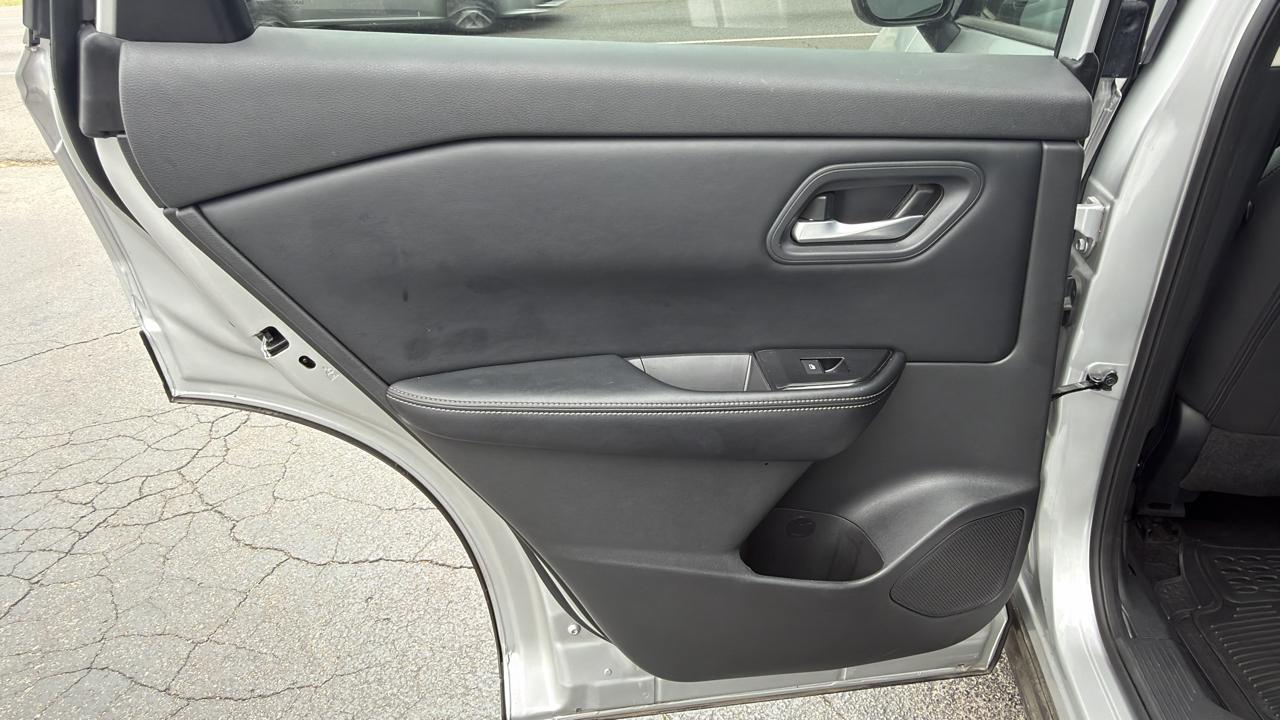 Nissan Rogue AWD SV 2025