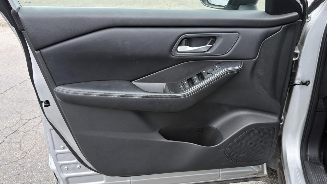 Nissan Rogue AWD SV 2025