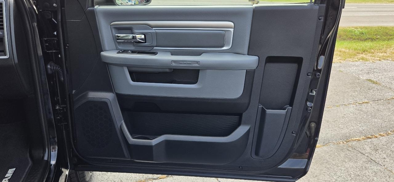 RAM 1500 2WD Reg Cab 120.5" Tradesman 2015