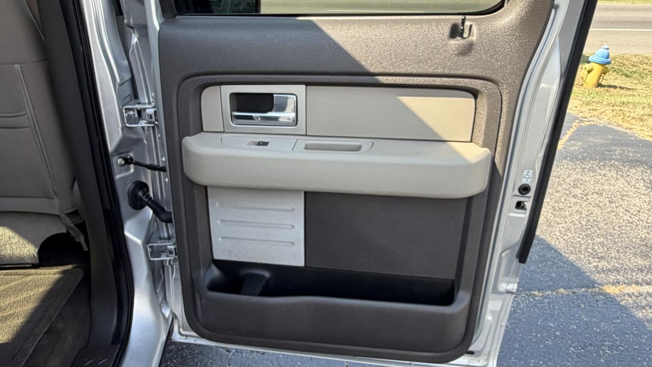 Ford F-150 2WD SuperCrew 145" XLT 2010