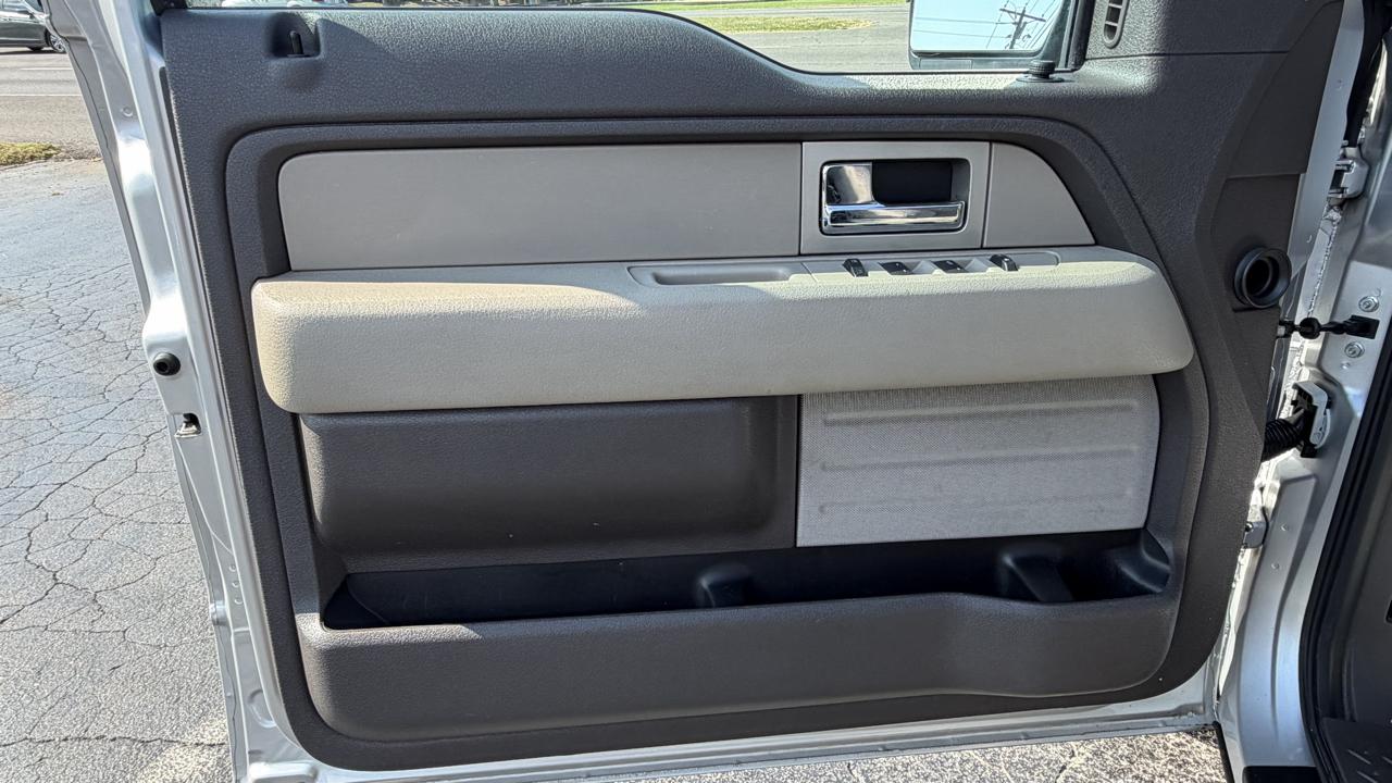 Ford F-150 2WD SuperCrew 145" XLT 2010
