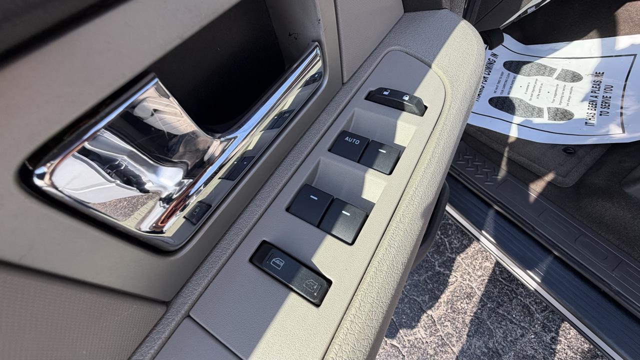 Ford F-150 2WD SuperCrew 145" XLT 2010