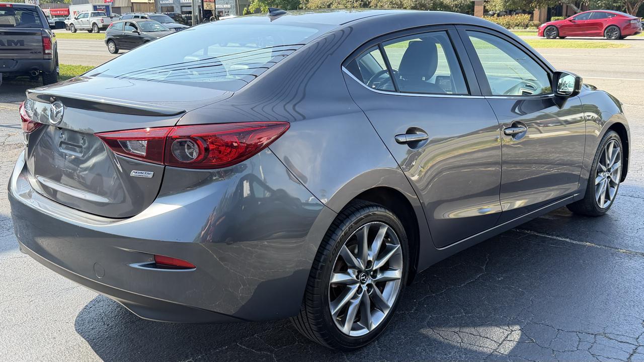 Mazda Mazda3 4-Door Touring Auto 2018