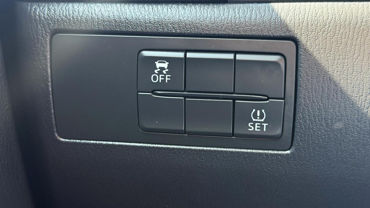 Mazda Mazda3 4-Door Touring Auto 2018