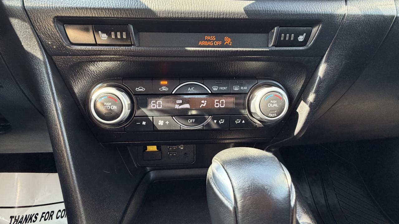 Mazda Mazda3 4-Door Touring Auto 2018