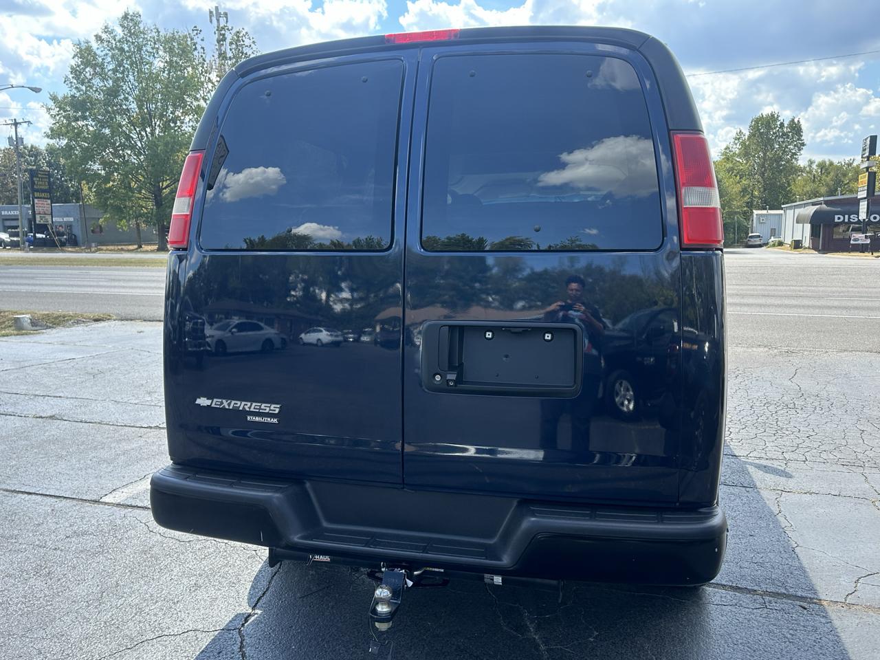 Chevrolet Express Passenger RWD 2500 135" LS 2015