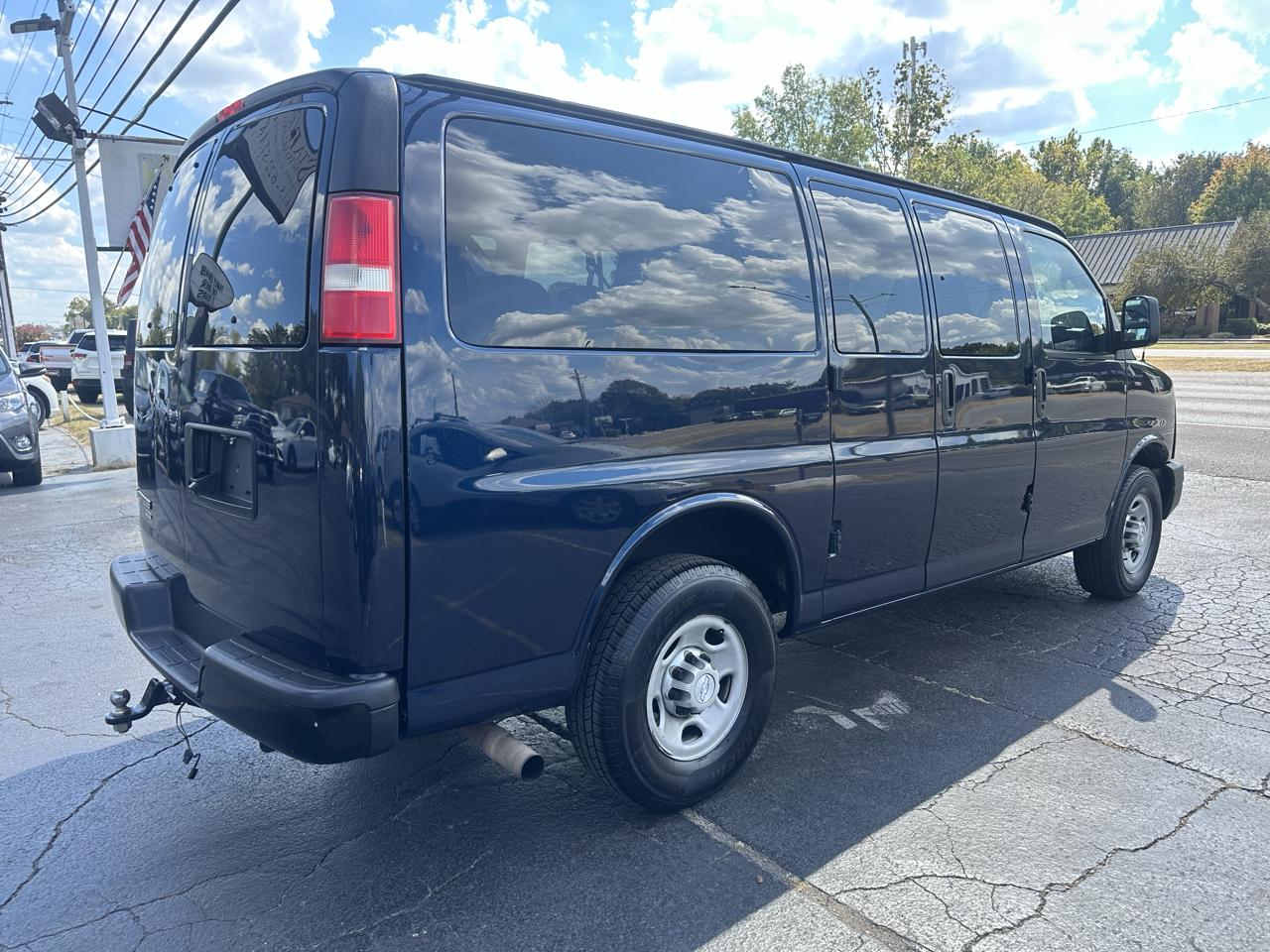 Chevrolet Express Passenger RWD 2500 135" LS 2015