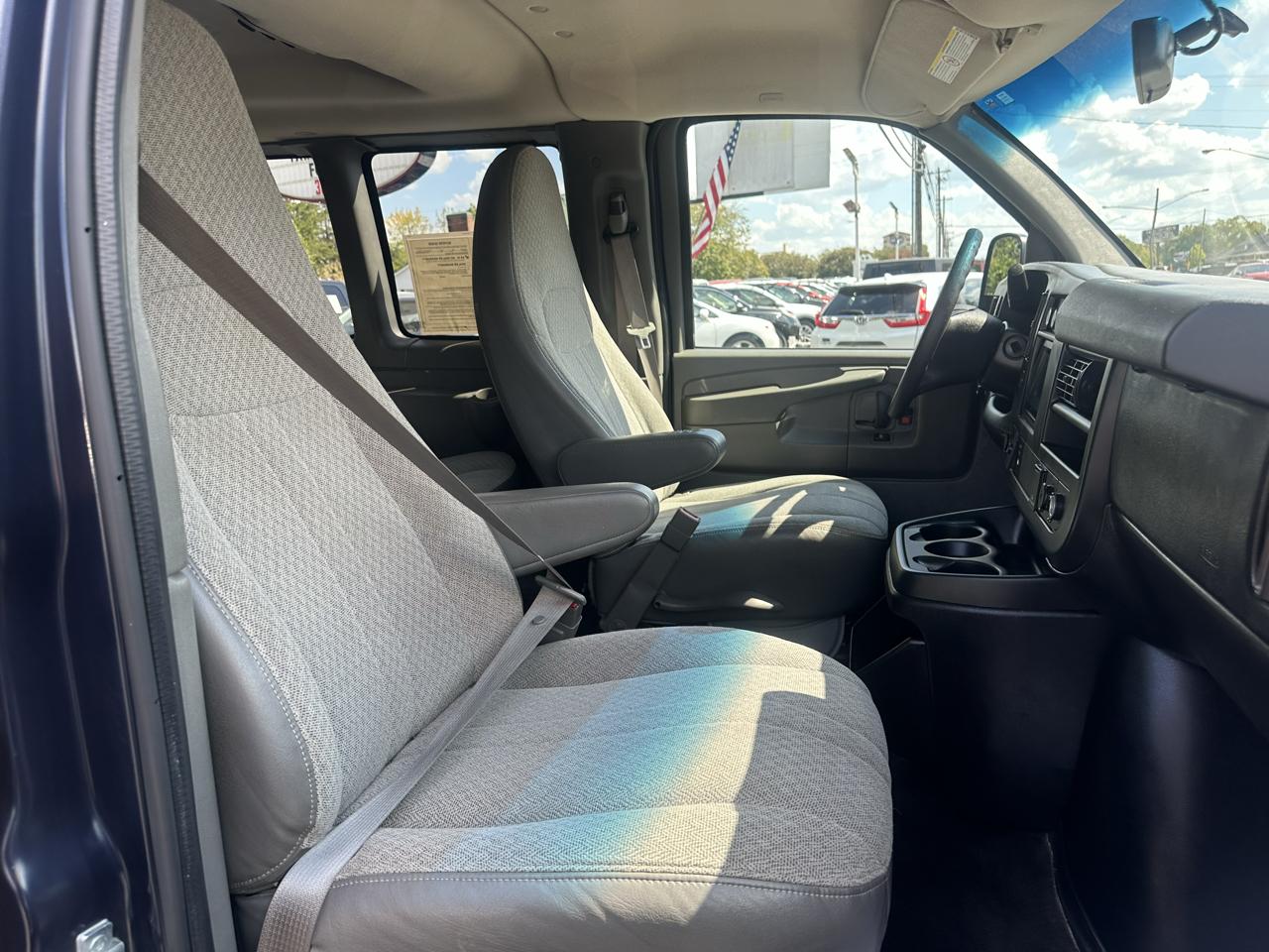 Chevrolet Express Passenger RWD 2500 135" LS 2015
